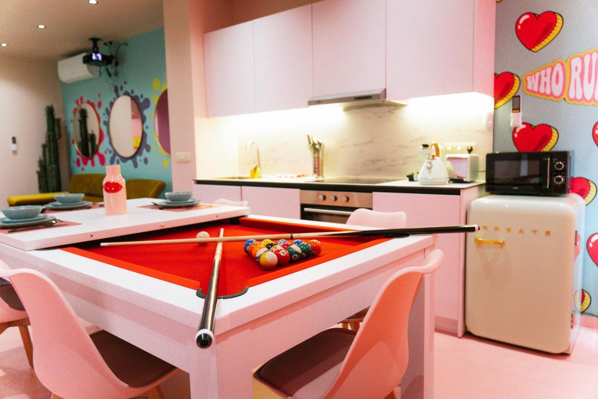 Capsule Girl Power Spa - Balneo - Sauna - Karaoke - Billard - 2 Chambres Charleroi Exterior photo